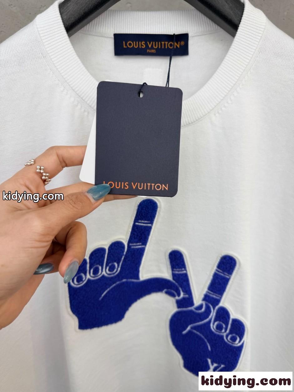 ショートスリーブ シグネチャーパッチ クルーネック ルイ・ヴィトン Tシャツ コピー-1