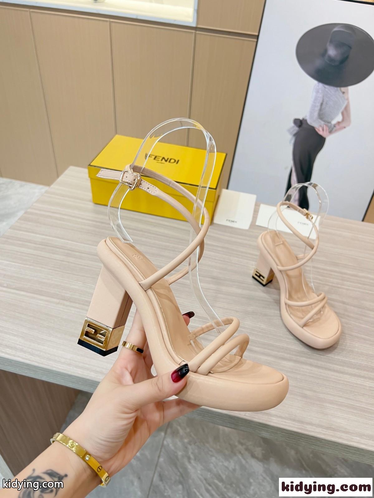人気 シンプル フェンディ バゲットサンダル コピー レディース ベージュ-1
