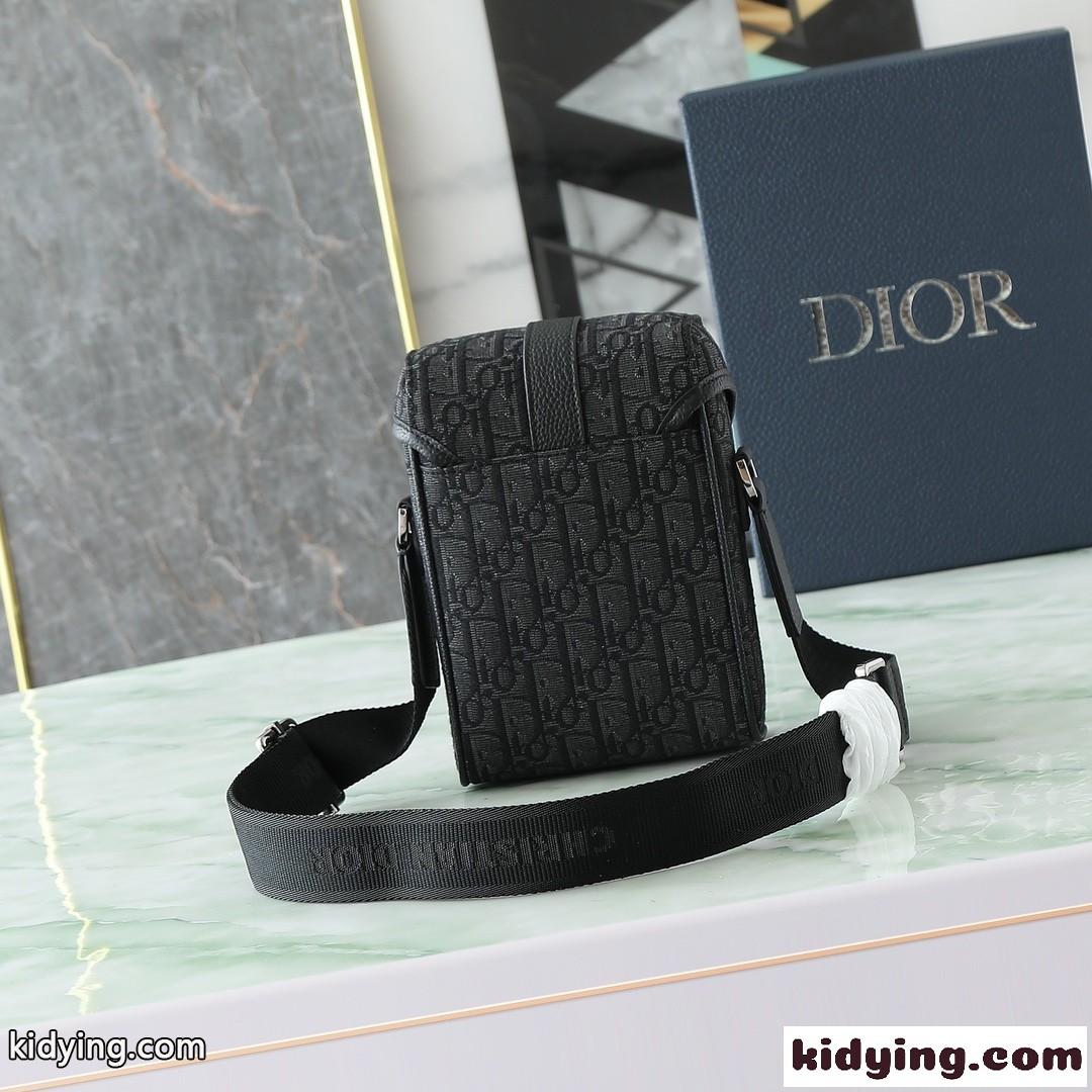 Dior Hit the Road バーティカル フラップ付き メッセンジャーバッグ ミニ スーパーコピー ブラック-2