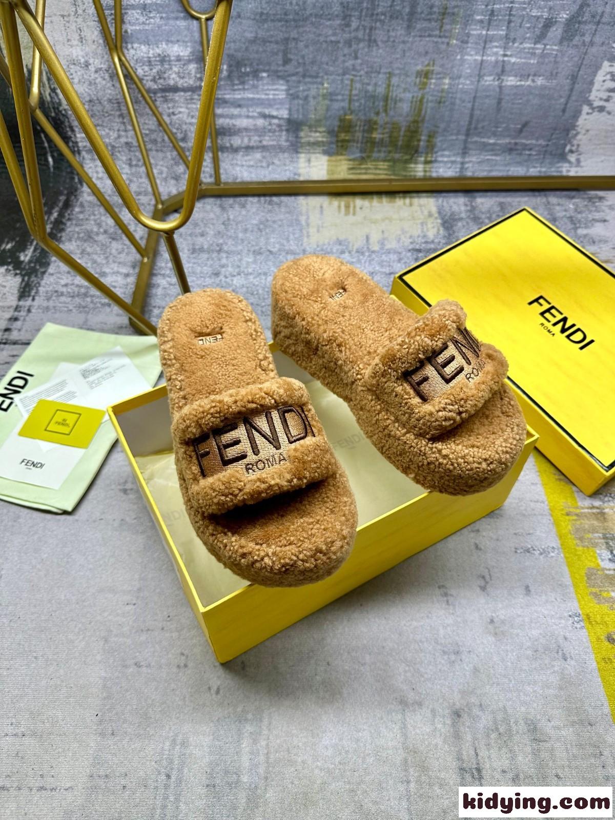 フェンディ サンダル コピー 可愛い お洒落 もこもこ ファーサンダル キャメル-1