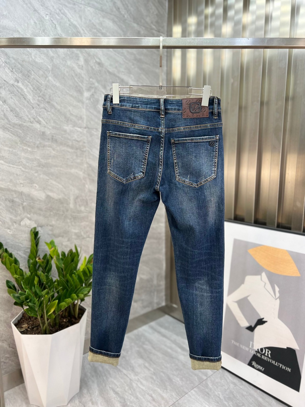 カジュアル 合わせやすい エルメネジルド・ゼニア ジーンズ コピー メンズ おしゃれ デニムパンツ-2