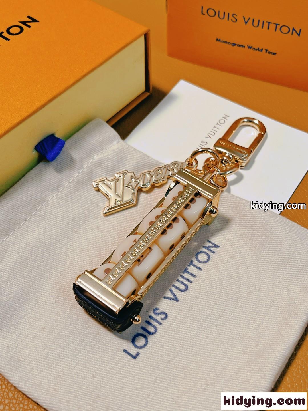 バッグチャーム･LV ラバーズ ダイス ルイヴィトン キーホルダー コピー ゴールド-1