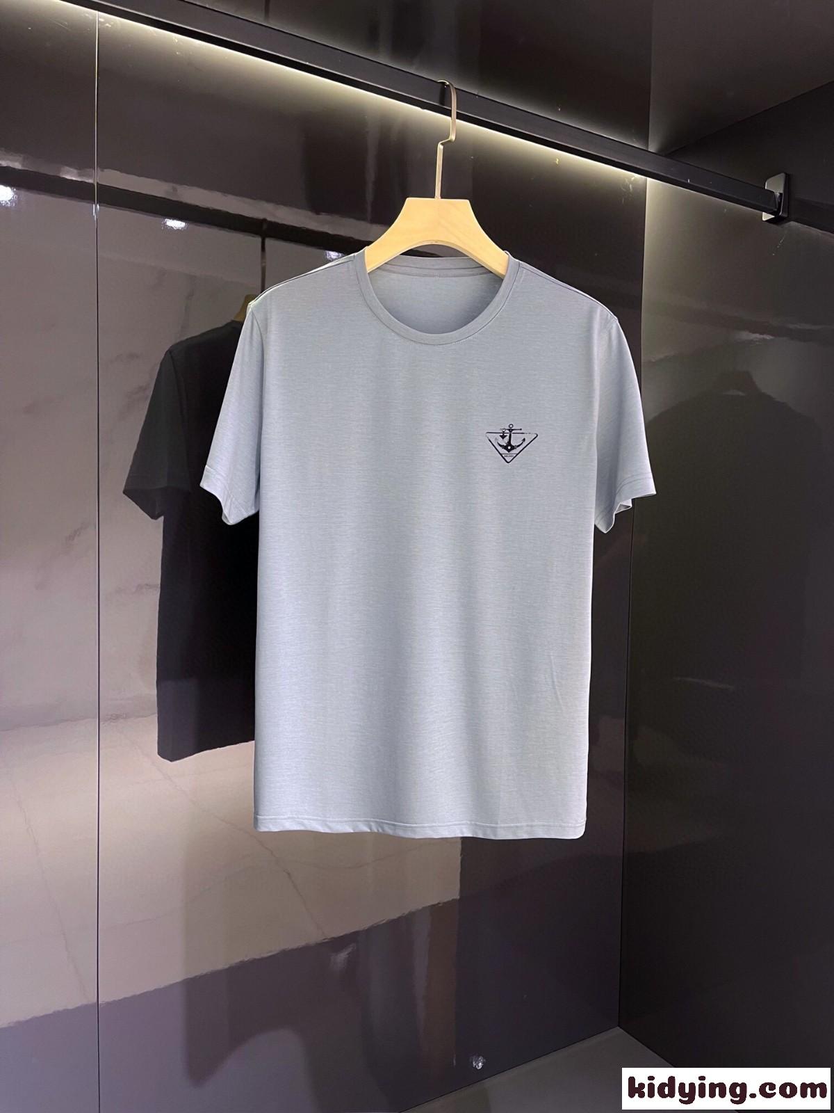 夏の定番 人気 コットン クルーネック プリントtシャツ プラダ 半袖tシャツ コピー 薄手 柔らかい 快適-4