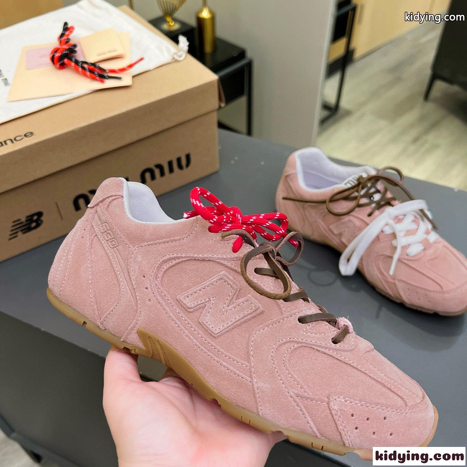 New Balance x Miu Miu xxx スエードスニーカー ミュウミュウ スニーカー コピー ピンク-0