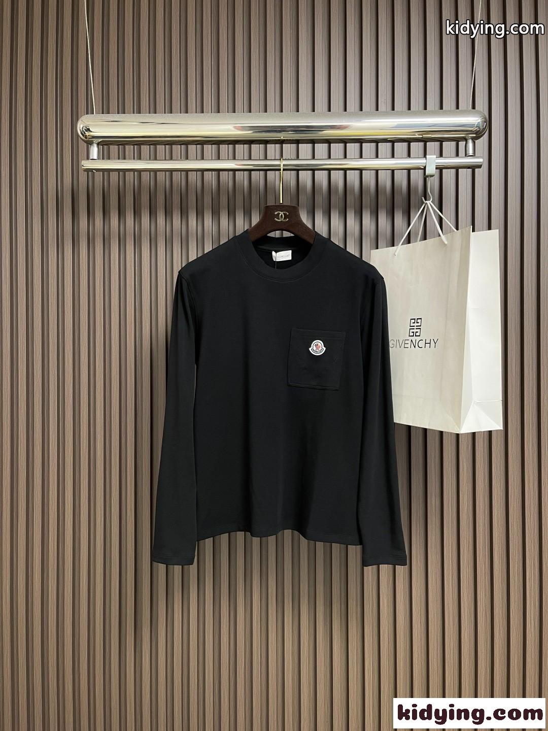 定番 合わせやすい クルーネック 長袖Tシャツ モンクレール Tシャツ コピー ブラック-1