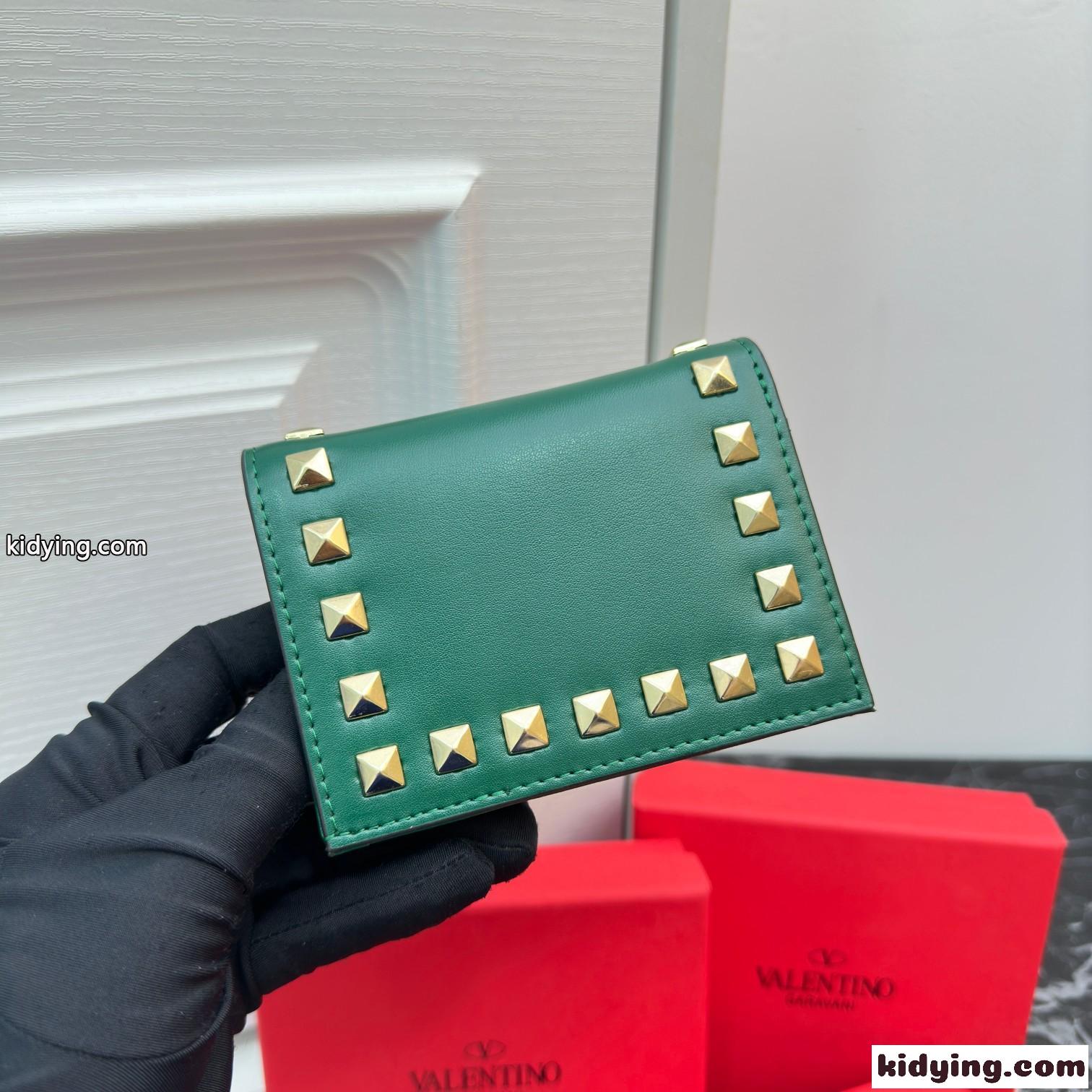 ロックスタッズ スモール ウォレット ヴァレンティノ 財布 コピー グリーン-2