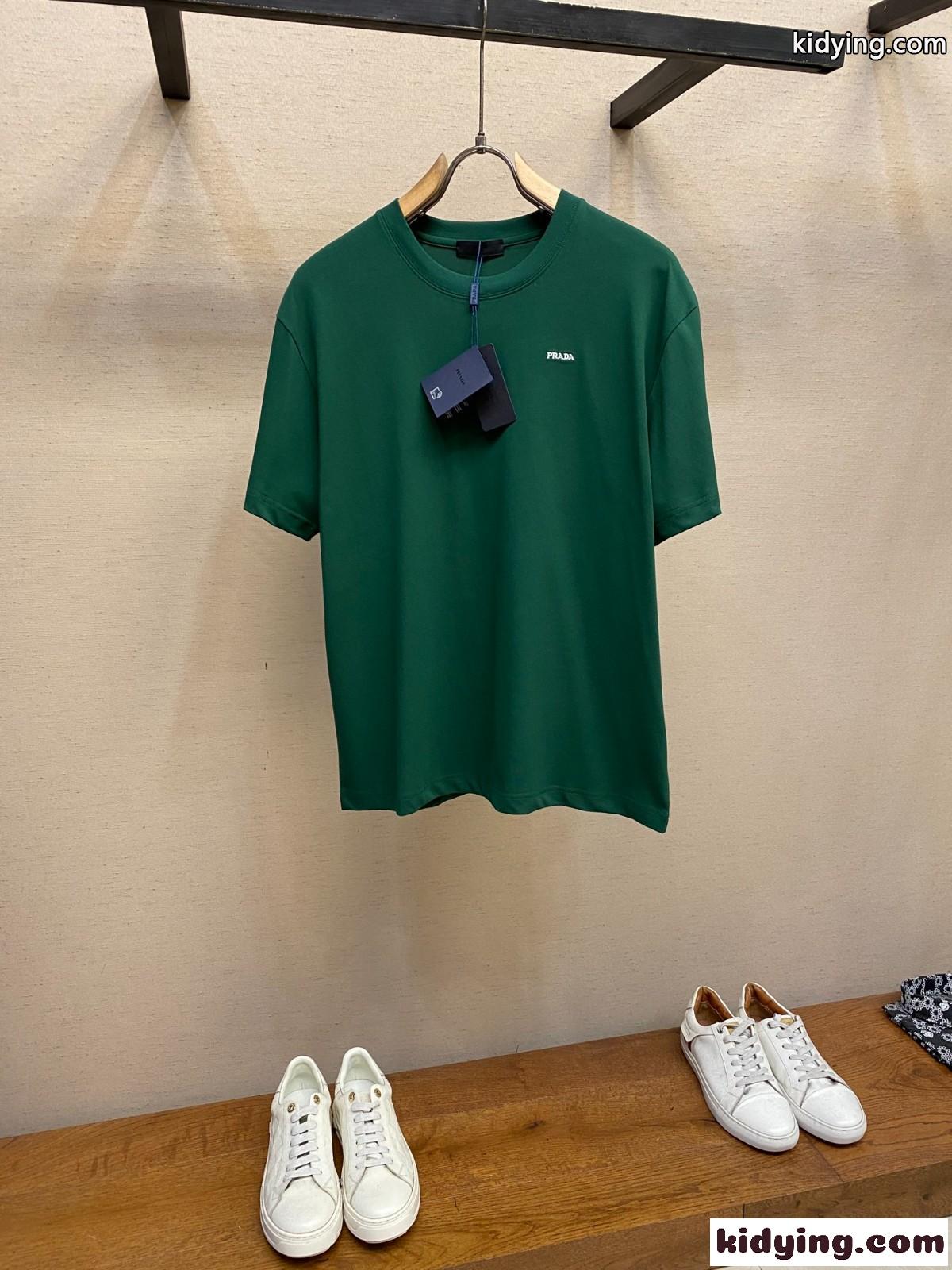 洗練された シンプル ロゴ刺繍 プラダ Tシャツ 偽物 クルーネック グリーン-0