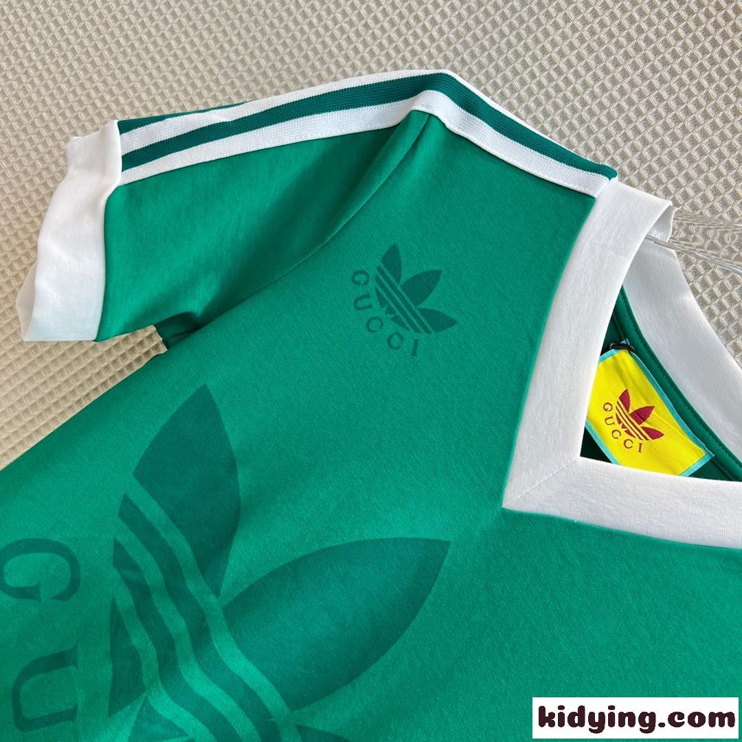 adidas x Gucci Vネック コットン ジャージー グッチ Tシャツ コピー Vネック ロゴ プリント-4