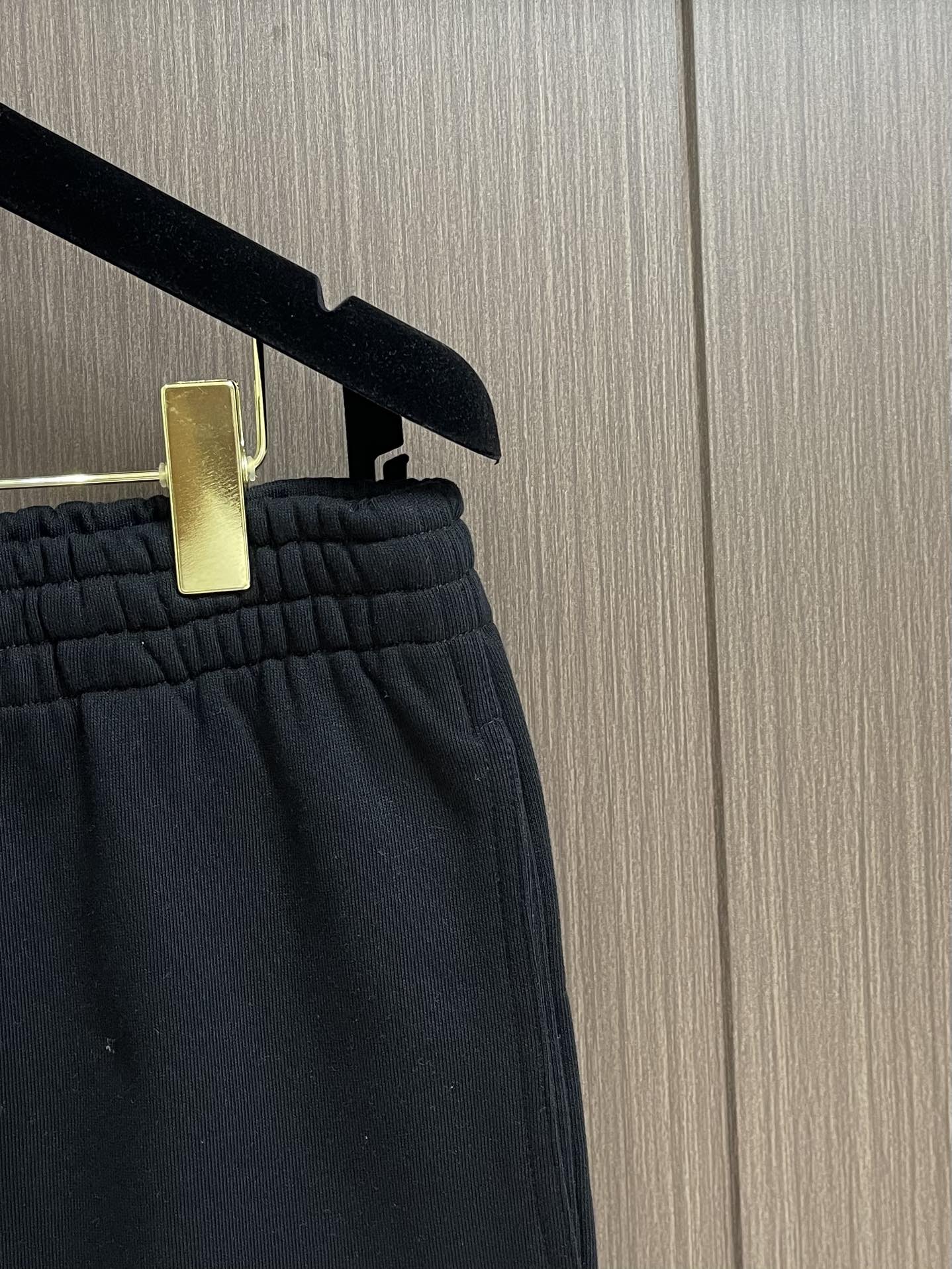 シンプル おしゃれ ロゴ刺繍 バレンシアガ パンツ コピー ショートパンツ ブラック-2