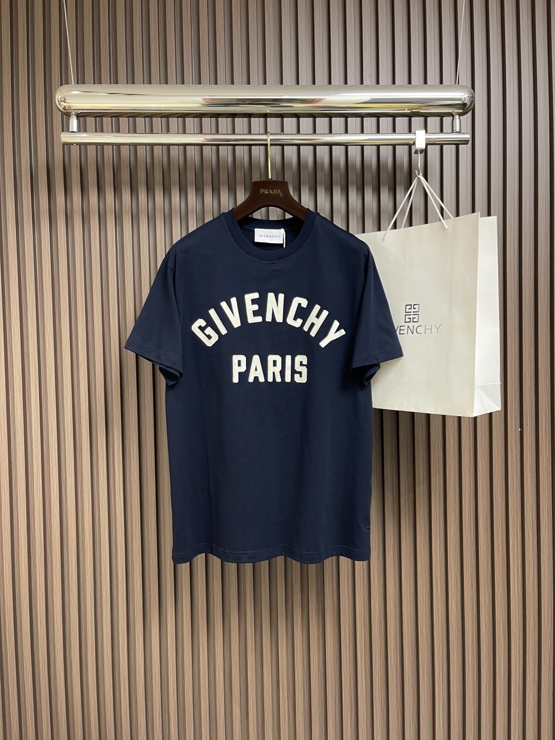 シンプル ロゴ入り 半袖Tシャツ ジバンシィ Tシャツ コピー クルーネック ネイビー-0