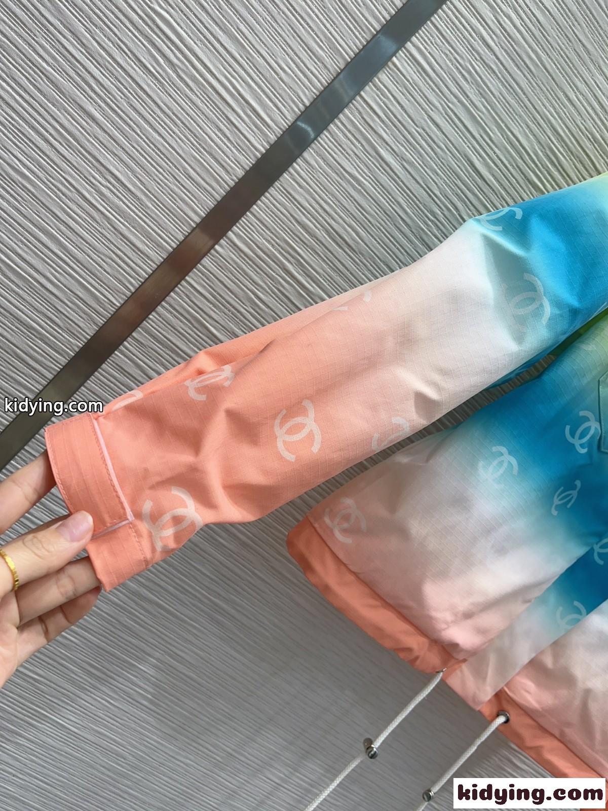 グラデーション 防風 UVカット フード付き ブルゾン シャネル ジャケット 偽物-2