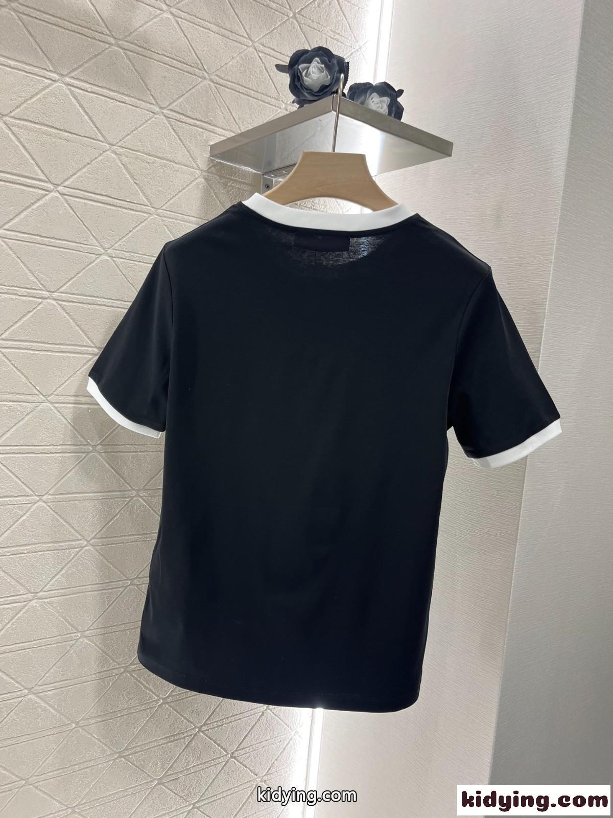 定番 カジュアル コットン 半袖Tシャツ ヴァレンティノややあり Tシャツ コピー ブラック-1
