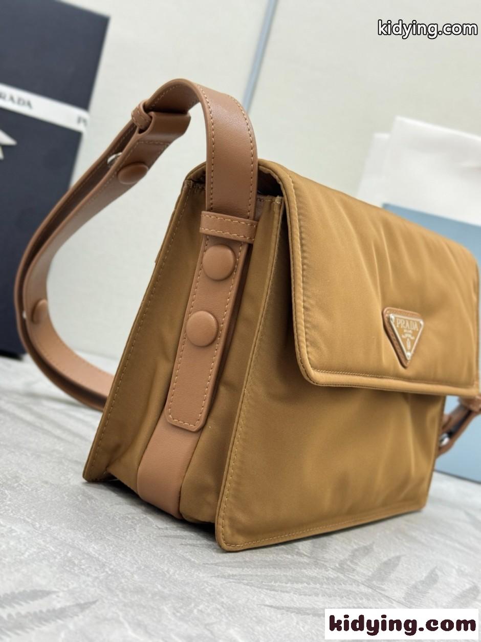 プラダ スモール パデッド Re-Nylon ショルダーバッグ コピー 1BD313 キャメル-1