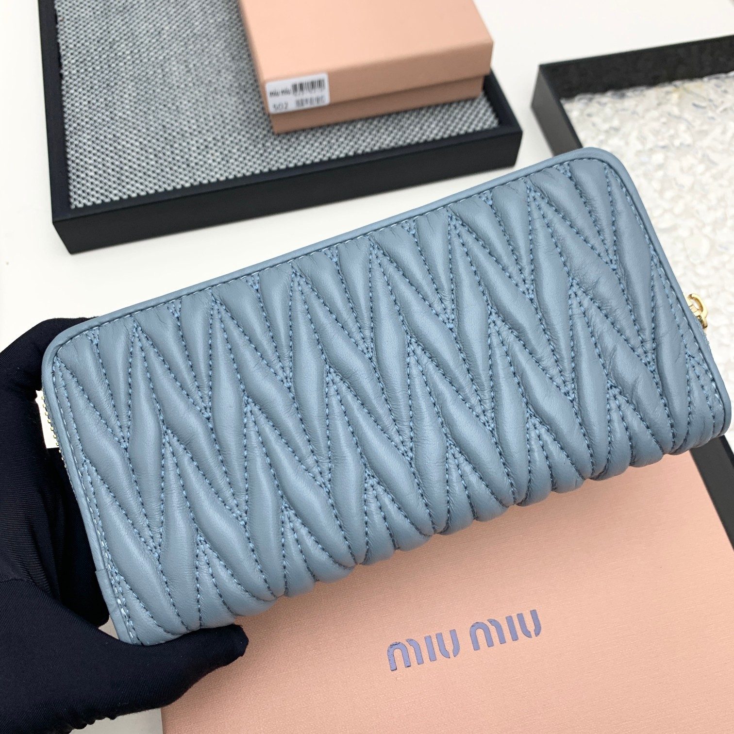 マテラッセレザー ジップアラウンド長財布 ミュウミュウ 財布 コピー ブルー-1