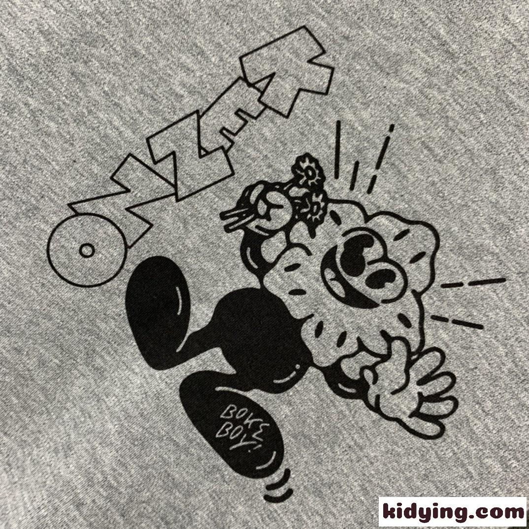遊び心いっぱい BOKE BOY プリント クルーネック ケンゾー Tシャツ コピー グレー-2