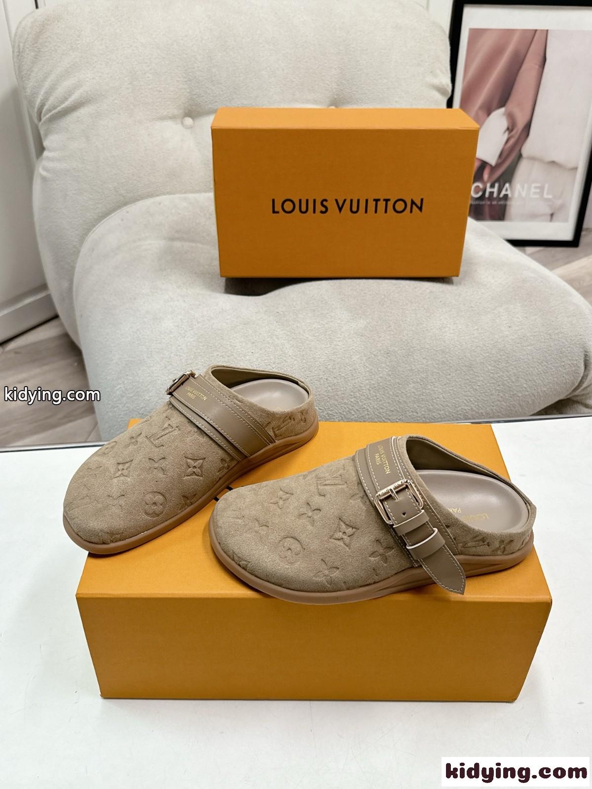 ルイ・ヴィトン サンダル スーパーコピー 人気 カジュアル LV トゥ･ゴー クロッグ グレー-1