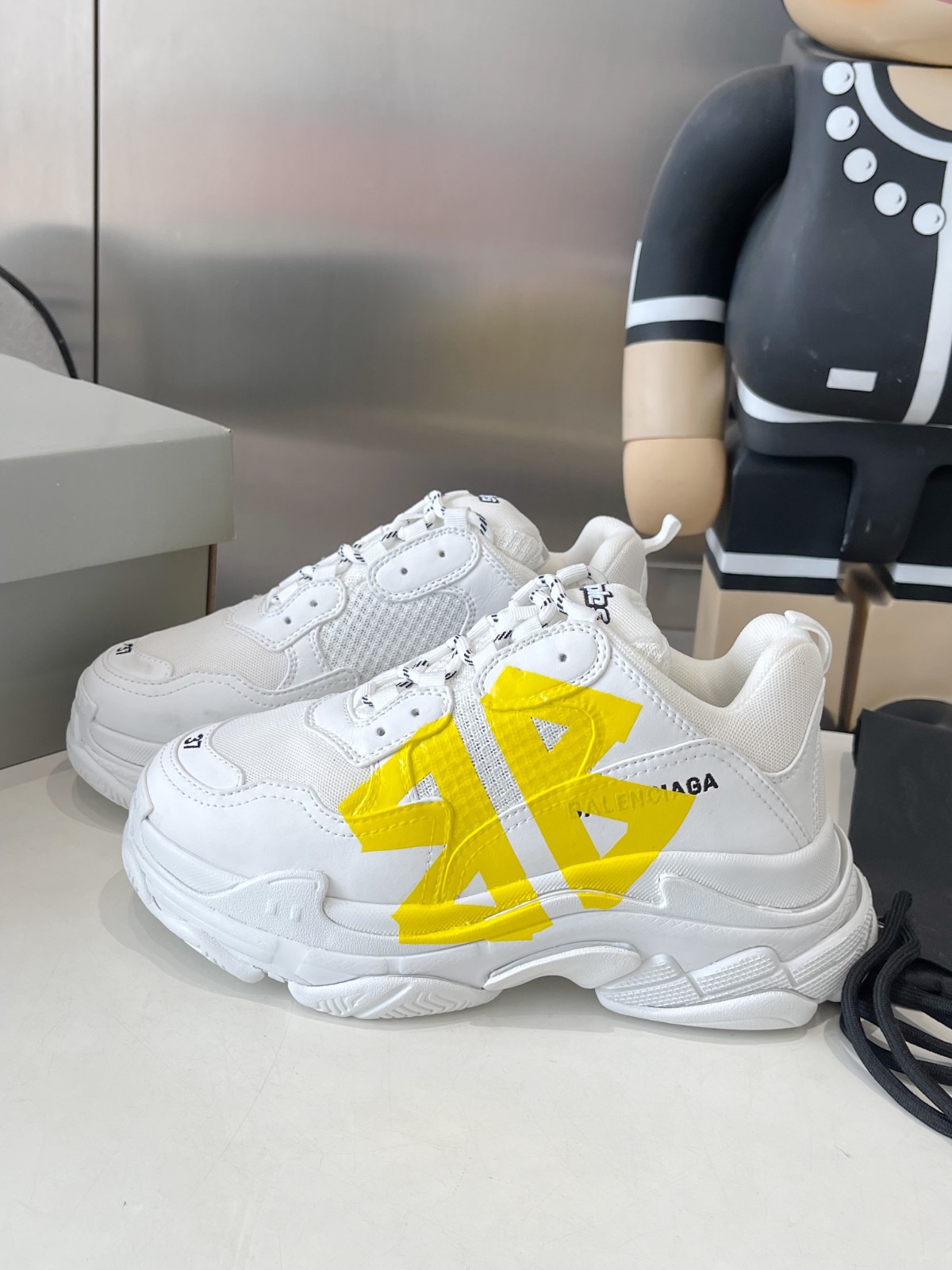 目を引く Triple S Tape Type スニーカー バレンシアガ スーパーコピー ホワイト-1