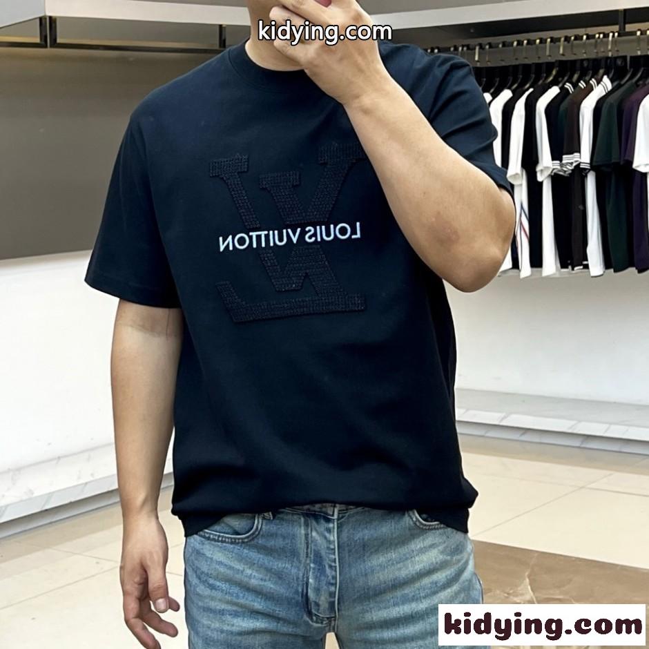 定番 カジュアル ロゴ入り 半袖Tシャツ ルイ・ヴィトン Tシャツ 偽物 ブラック-1