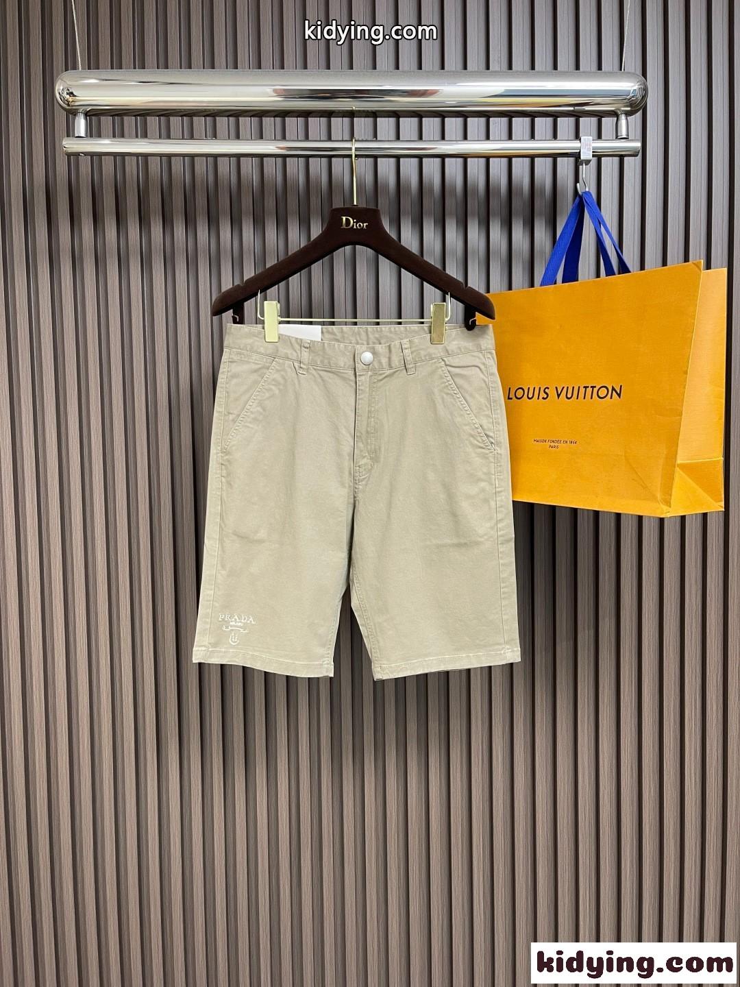 洗練された シンプル ショートパンツ プラダ パンツ コピー メンズ ショーツ カーキ-1