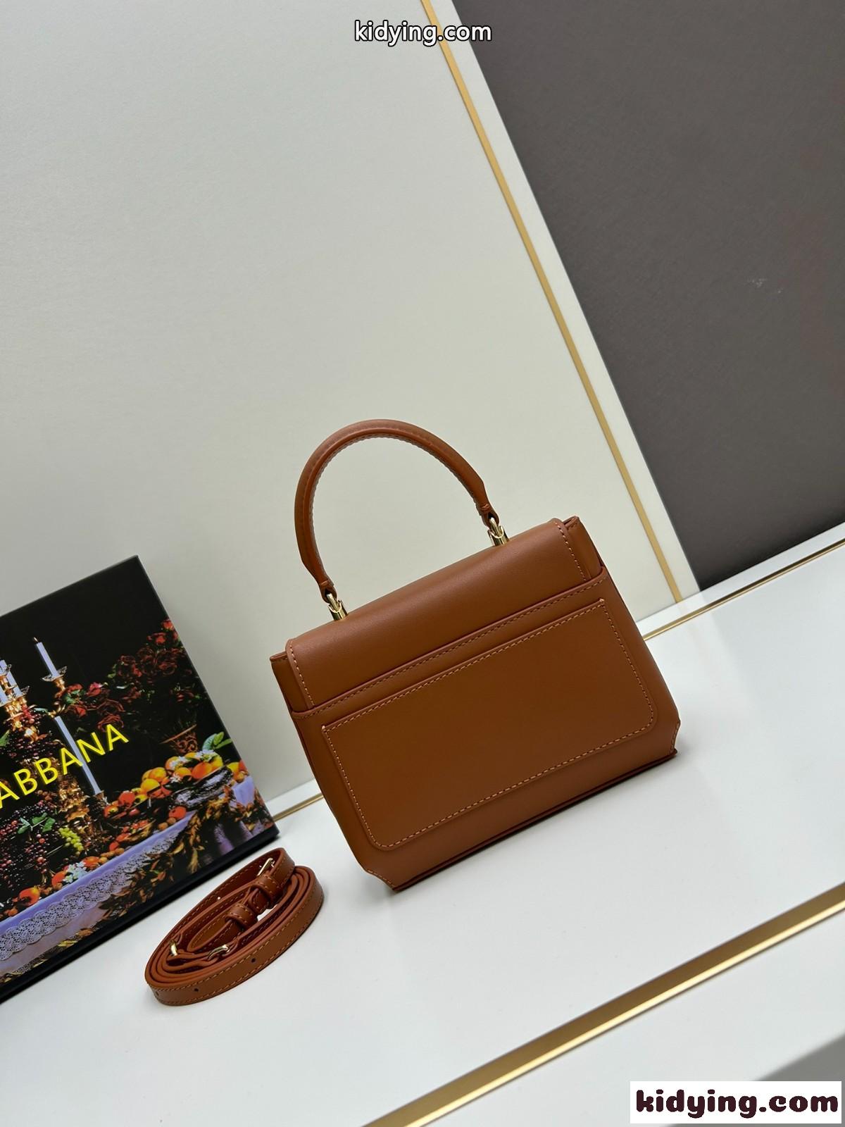 DGロゴ ショルダーバッグ ドルチェ&ガッバーナ バッグ スーパーコピー ブラウン-2