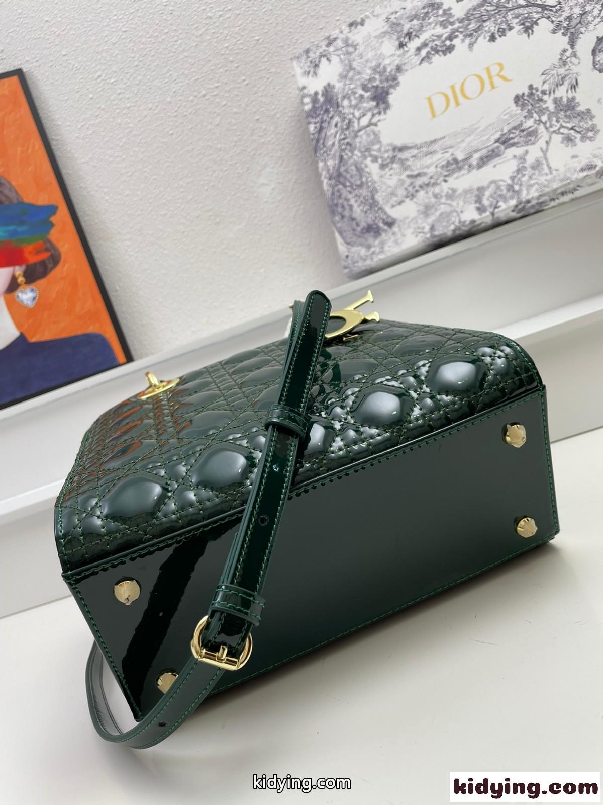 LADY DIOR パテントレザー ミディアムバッグ クリスチャン・ディオール バッグ コピー ハンドバッグ グリーン-1