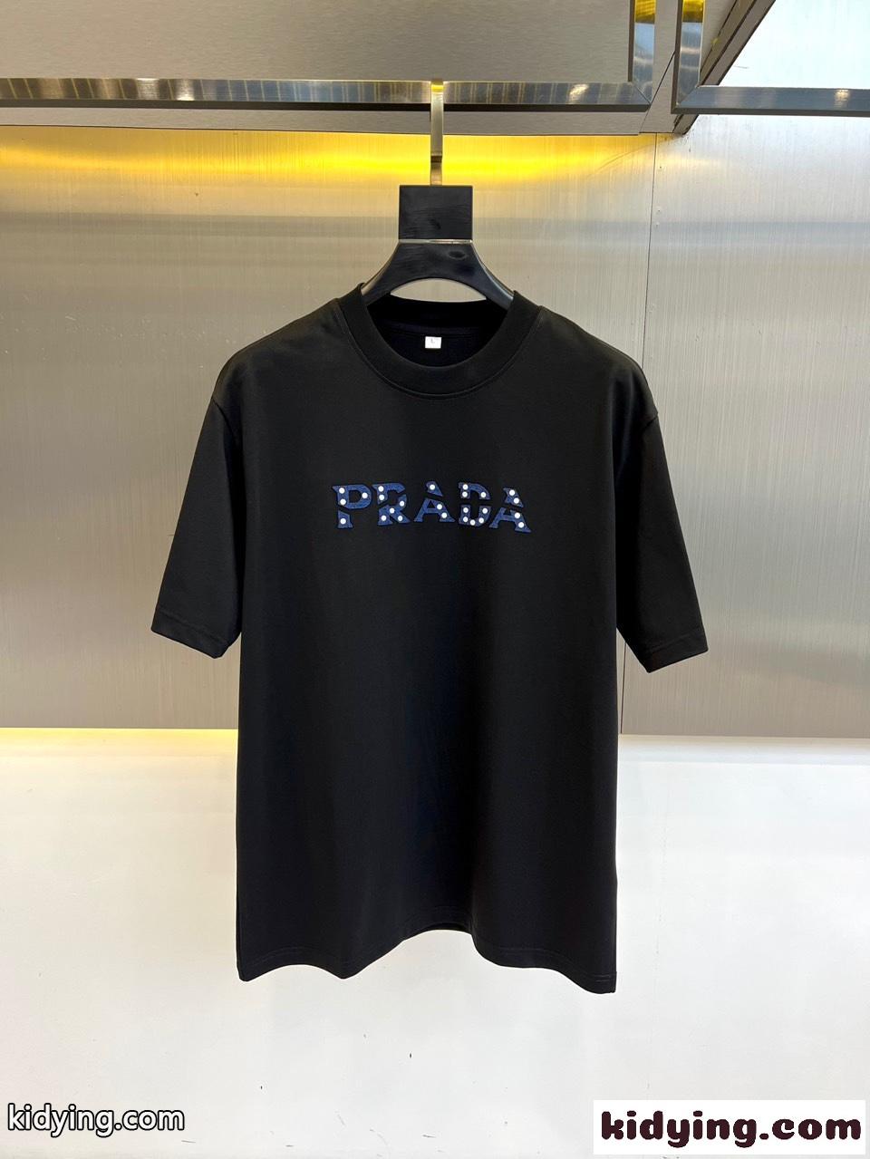 シンプル ロゴ入り クルーネック プラダ Tシャツ 偽物 半袖Tシャツ ブラック-0
