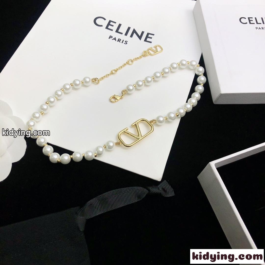 人気 シンプル 合わせやすい Vロゴ レディース ヴァレンティノ ネックレス コピー チョーカー おすすめ-2
