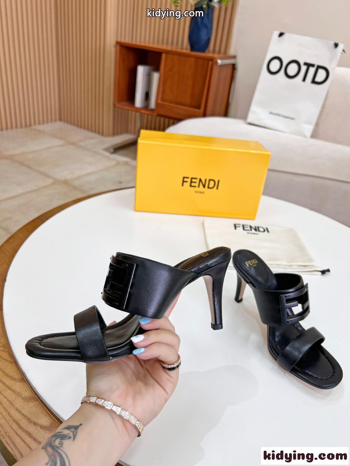 FFバゲット スティレットヒールサンダル フェンディ サンダル スーパーコピー ブラック-2
