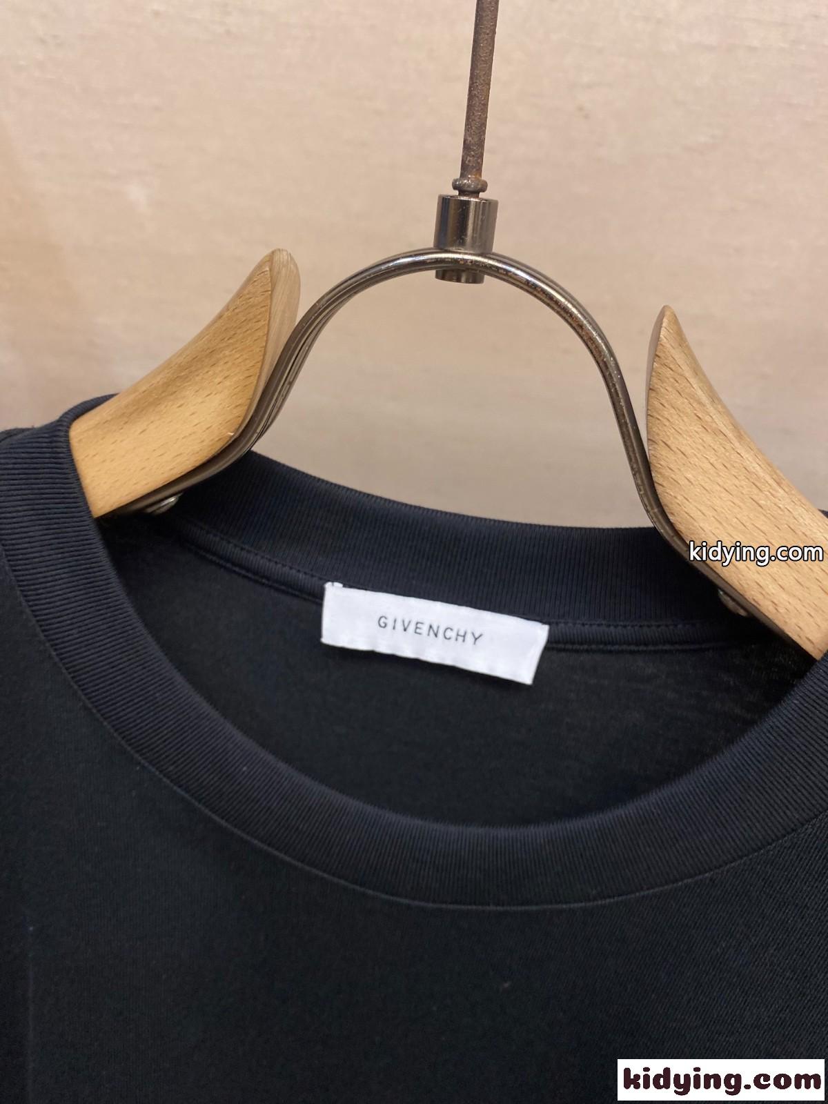 シンプルで着回し♪ジバンシィ Tシャツ コピー ロゴパッチ コットン 半袖Tシャツ ブラック-2