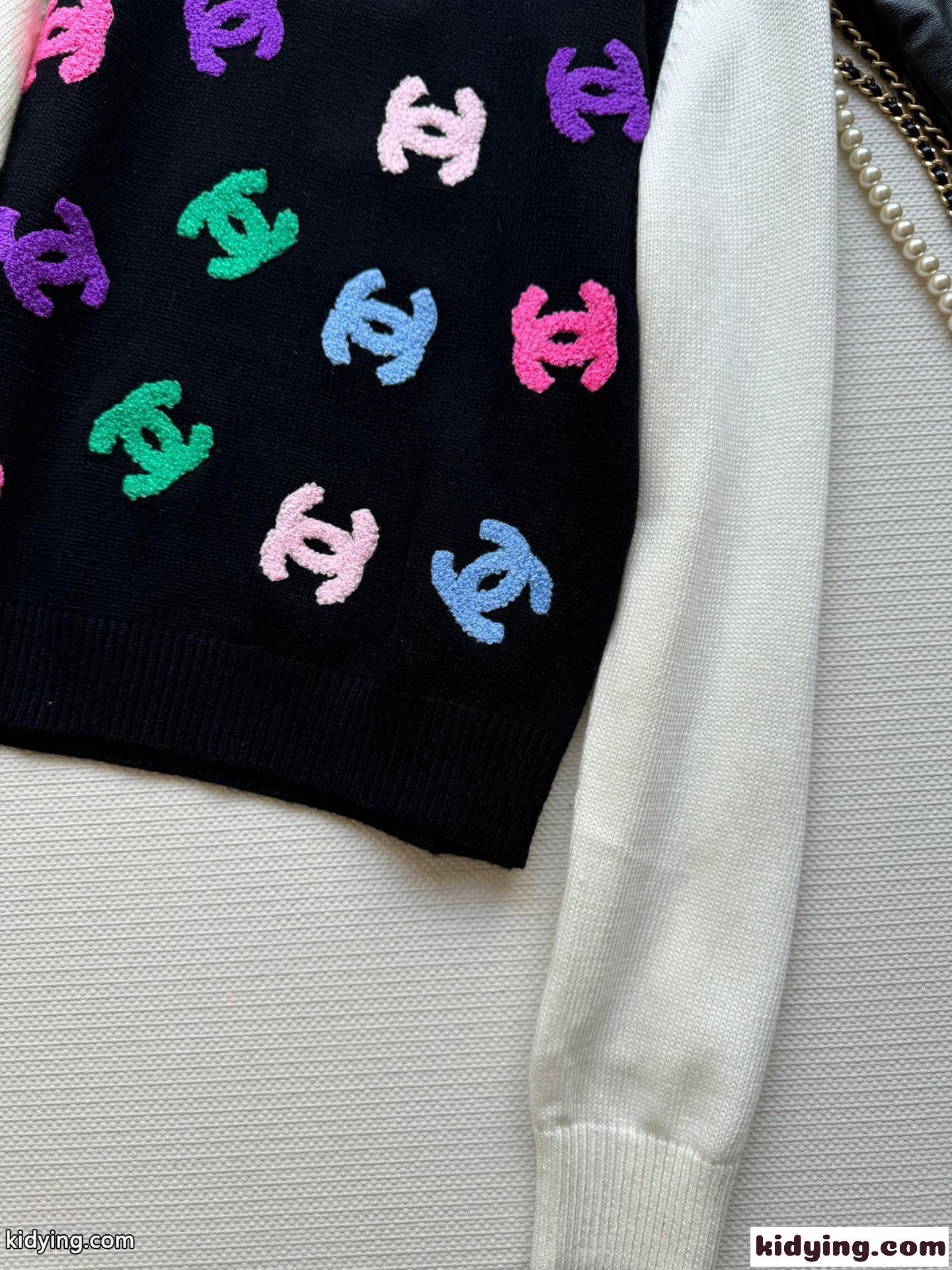 シャネル セーター コピー 可愛い CCロゴ クルーネック ウール ニット-3