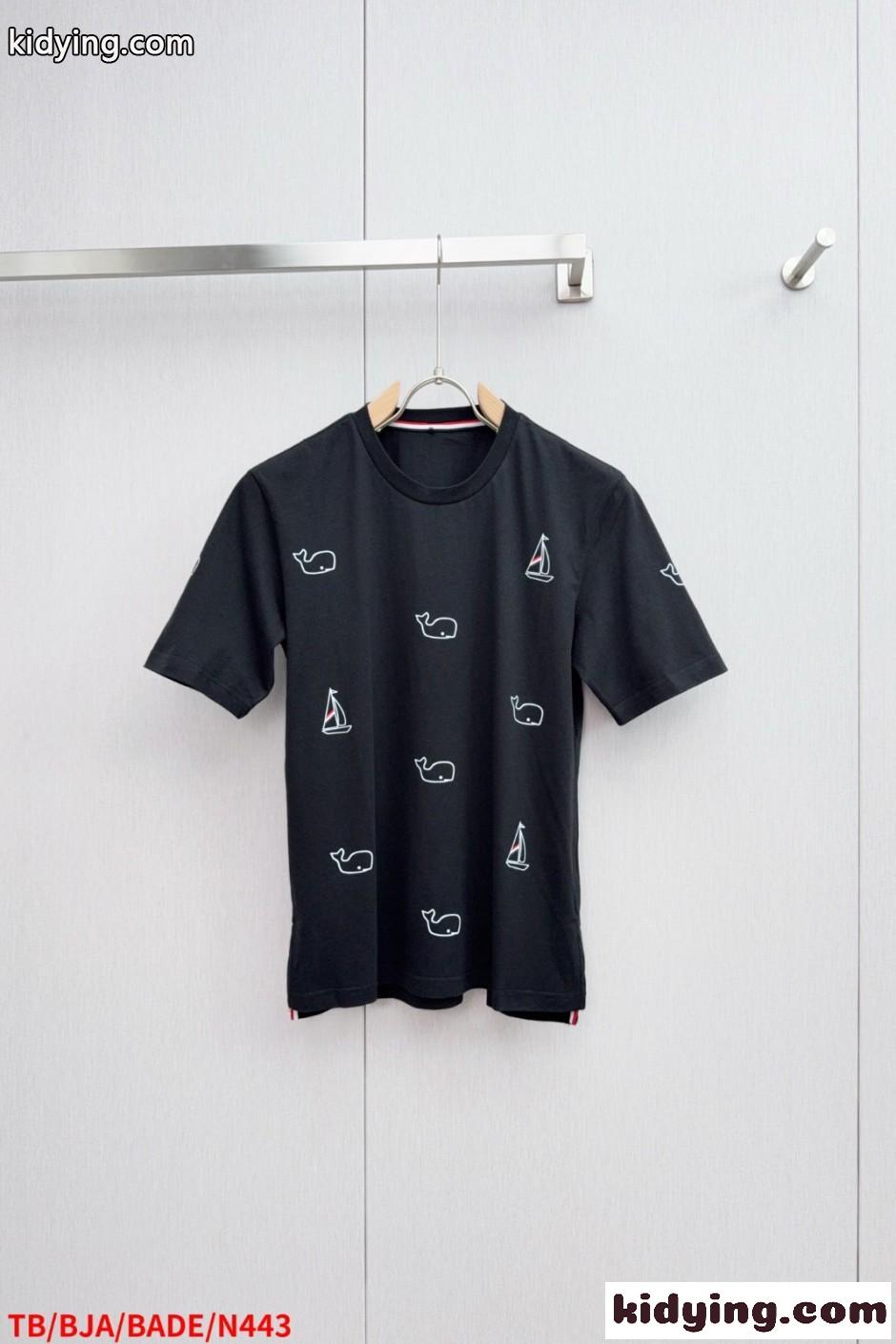 遊び心満載 クジラ ヨット 半袖Tシャツ トムブラウン Tシャツ コピー ブラック-0