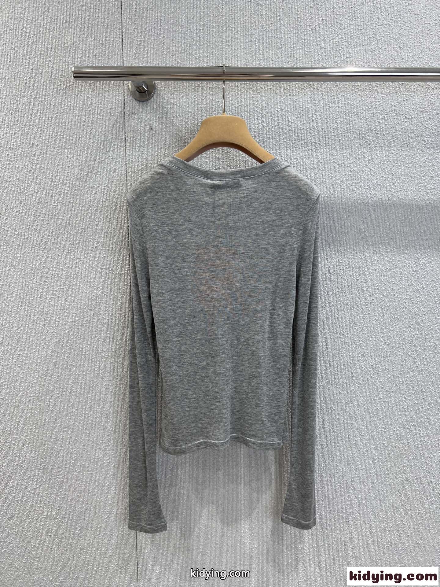 お洒落 シンプル ハーフボタン 長袖Tシャツ ミュウミュウ Tシャツ コピー グレー-1