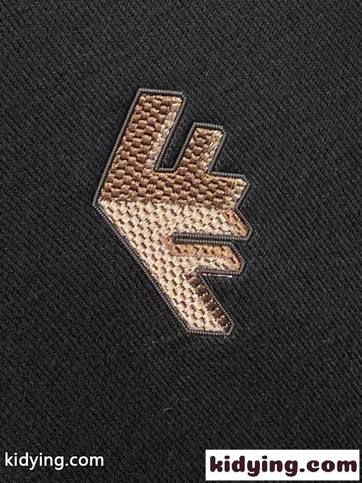 シンプル 洗練された ロゴ刺繍 フェンディ ニット 偽物 ニットポロ ブラック-0