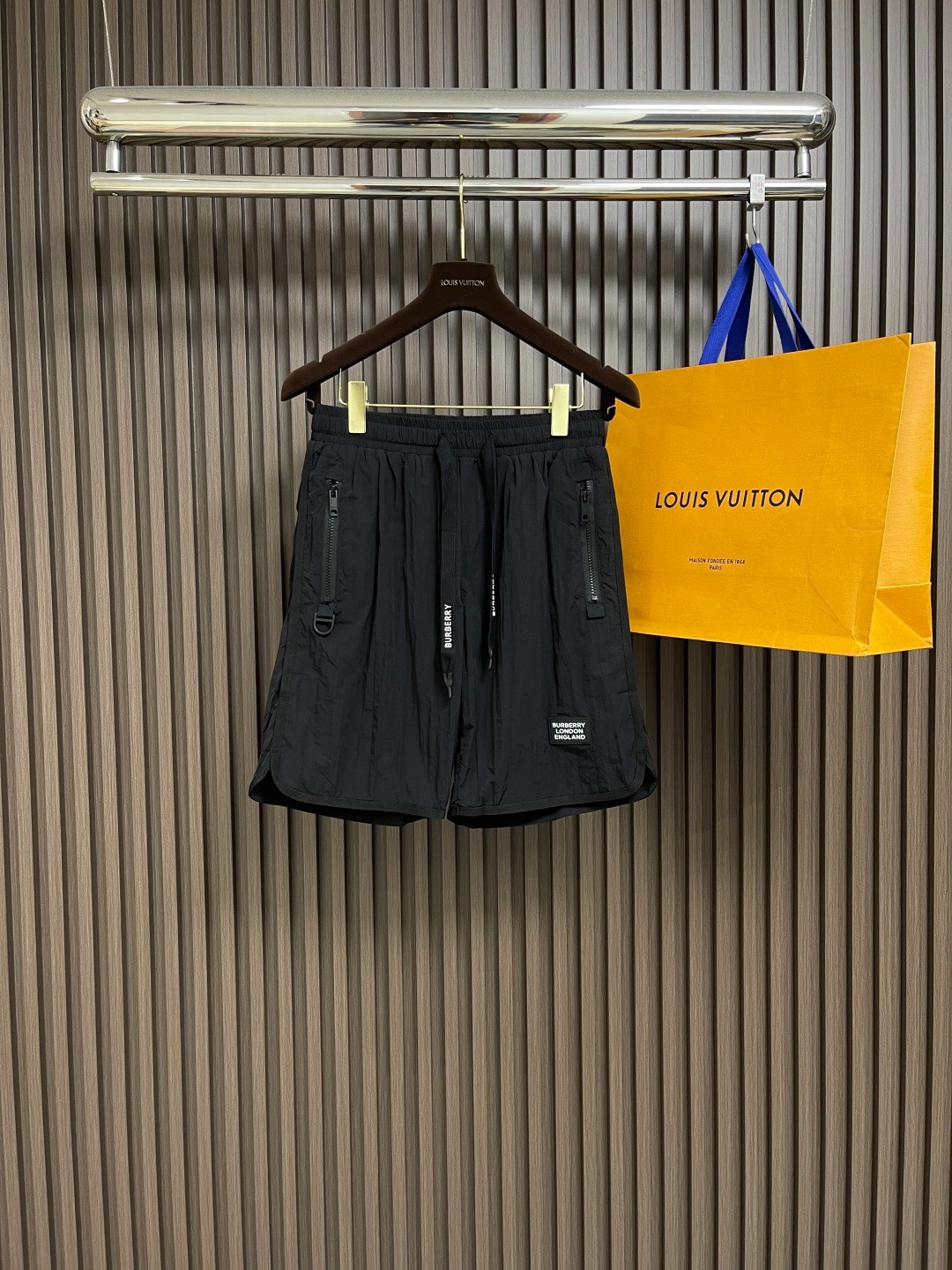 カジュアル スポーツ ショートパンツ バーバリー パンツ コピー ブラック-0