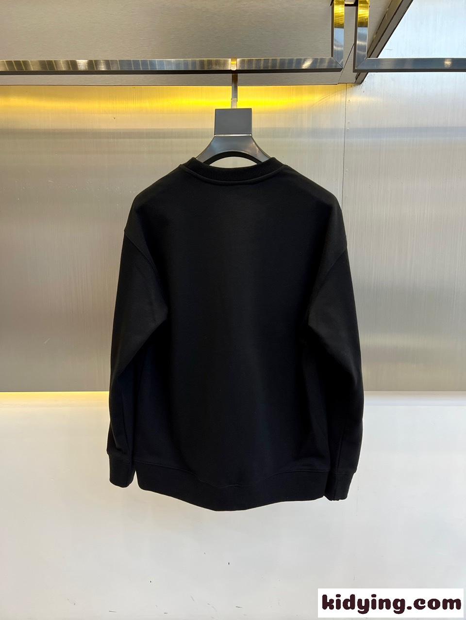 定番 ロゴプリント クルーネック スウェットシャツ フェンディ Tシャツ コピー ブラック-4