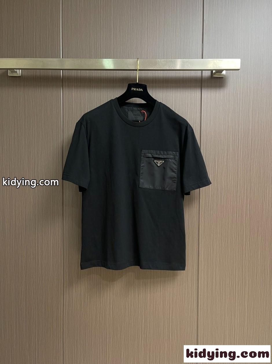 カジュアル 上品 プラダ Tシャツ 偽物 異素材ディテール 半袖Tシャツ ブラック-0