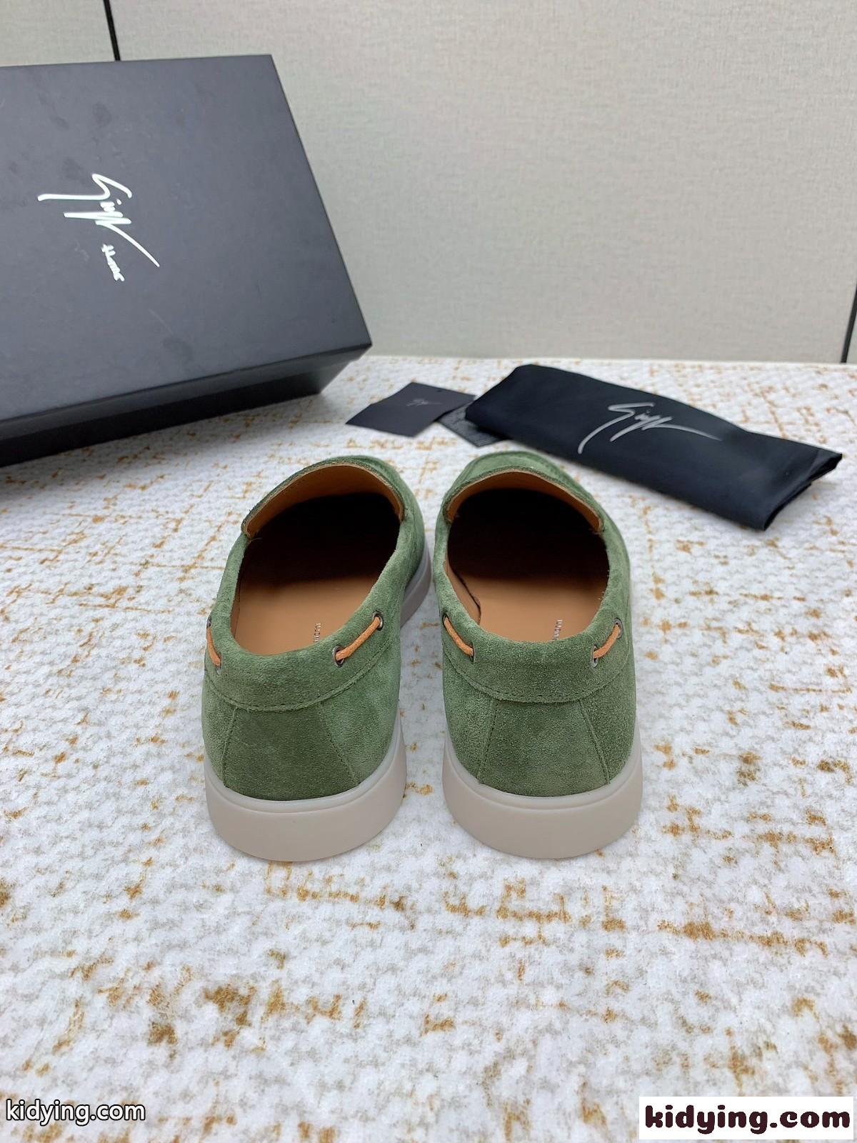 洗練された 上品 メタルロゴ ジュゼッペ・ザノッティ モカシン コピー スエードローファー グリーン-0