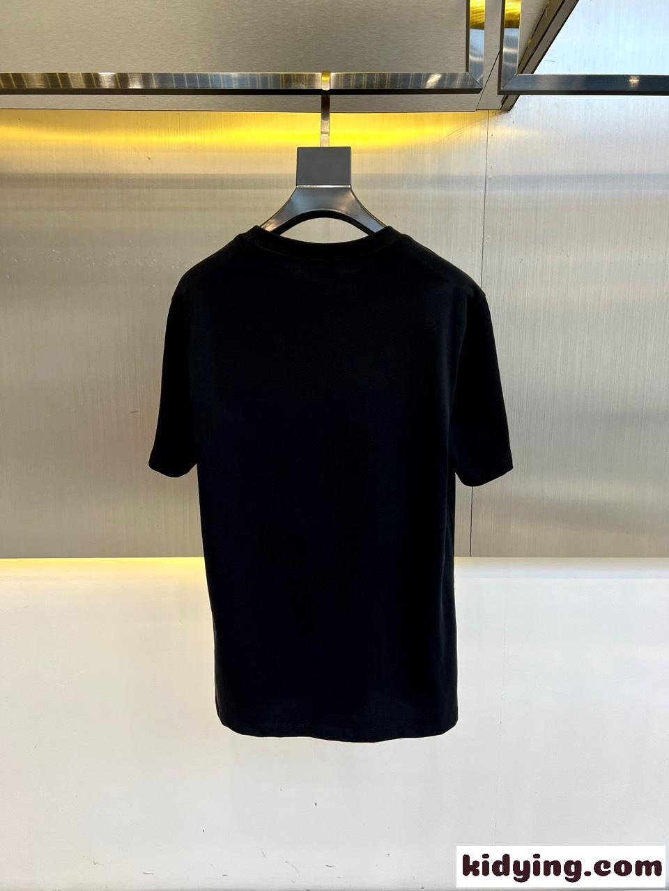シンプル カジュアル 半袖Tシャツ フェンディ Tシャツ 偽物 クルーネック ブラック-3
