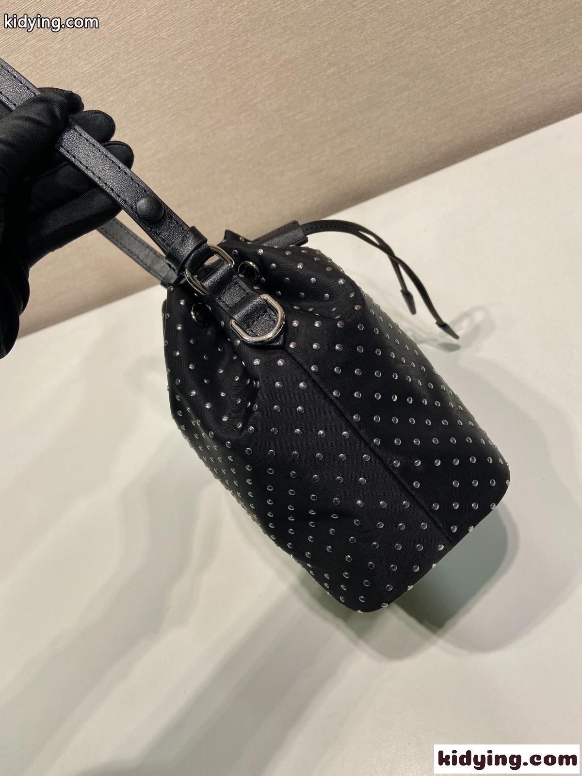 プラダ スタッズ付き ショルダーバッグ 1BE067 スーパーコピー-3
