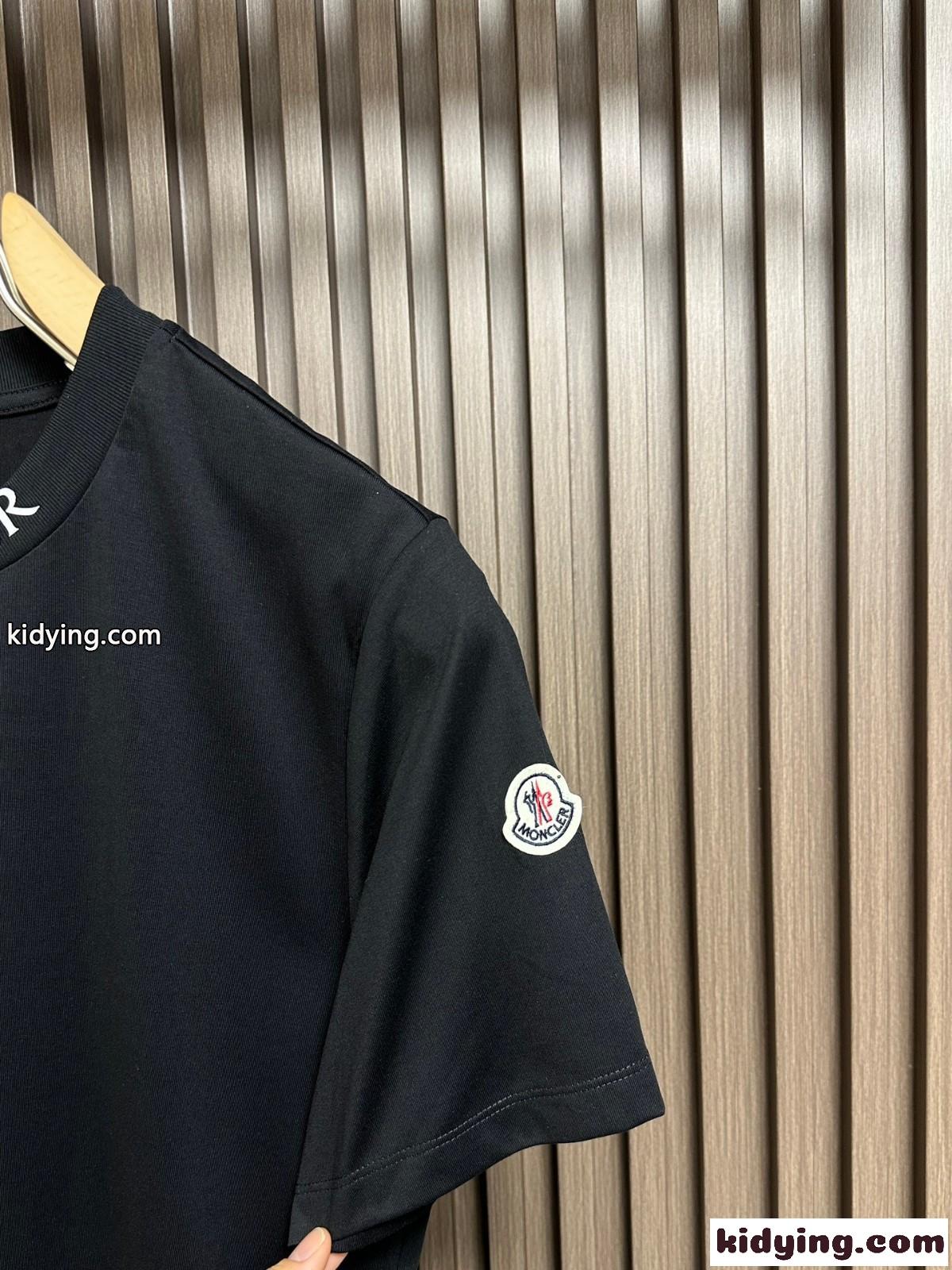 カジュアル 定番 クルーネック 半袖Tシャツ モンクレール Tシャツ コピー ブラック-2