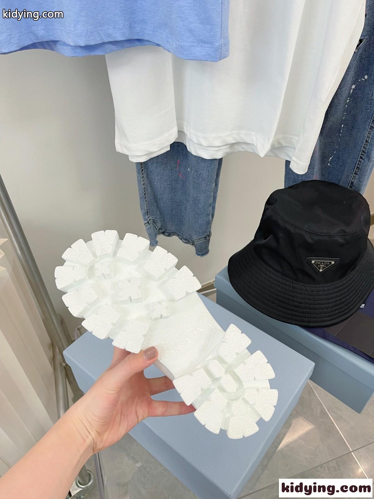 おしゃれ 厚底 滑り止め 人気 プラダ シューズ レディース コピー エナメル かっこいい カジュアル-3