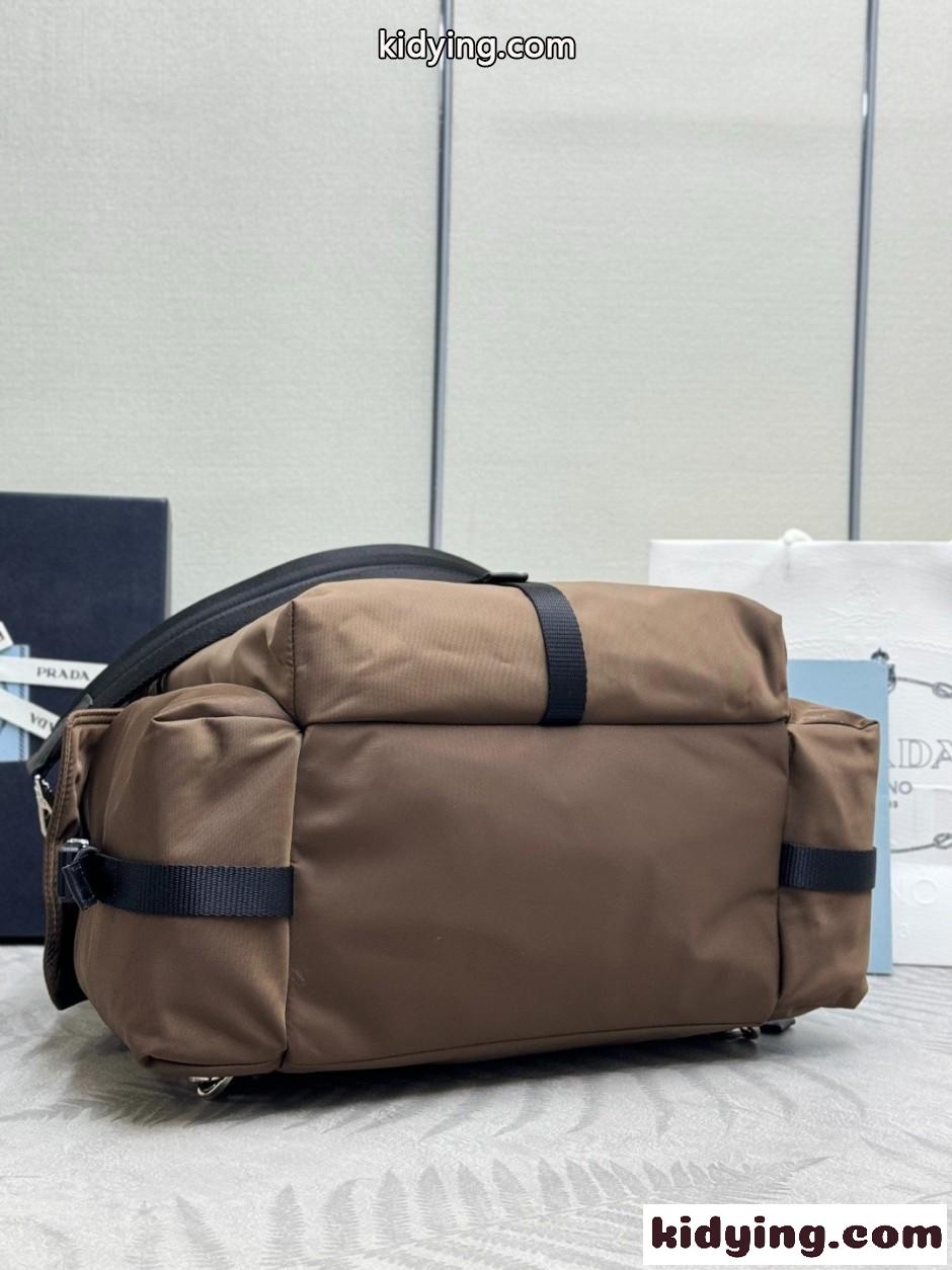 プラダ エクスプローラ Re-Nylon xレザー バックパック スーパーコピー 2VZ118 ブラウン-3