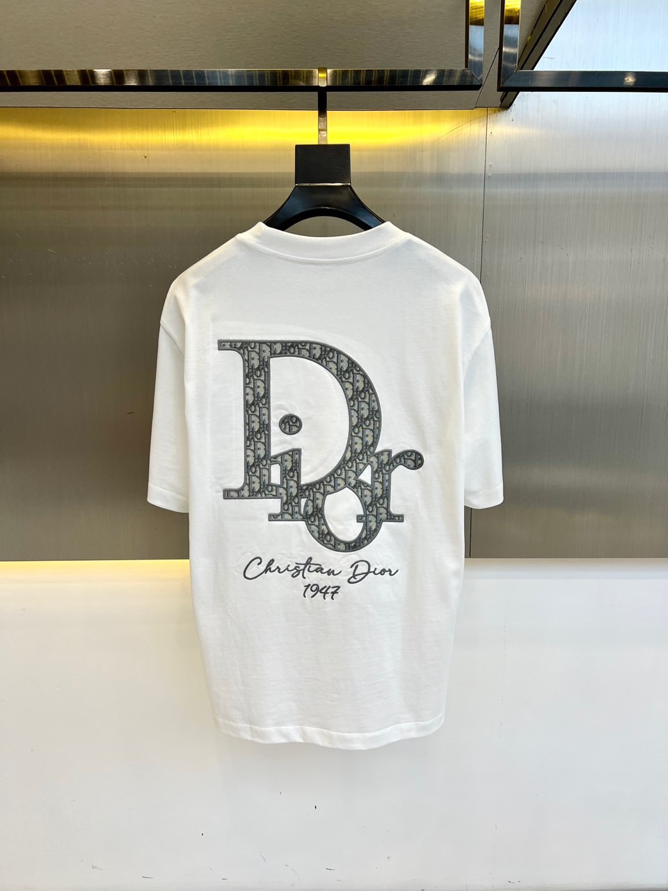 目を引く ロゴ刺繍 クリスチャン・ディオール Tシャツ 偽物 クルーネック ホワイト-4