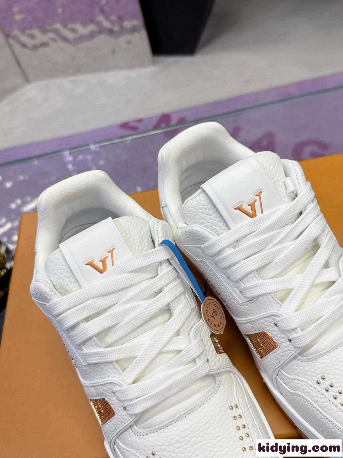 新作 スタイリッシュ LV トレイナー スニーカー ルイ・ヴィトン スーパーコピー-4