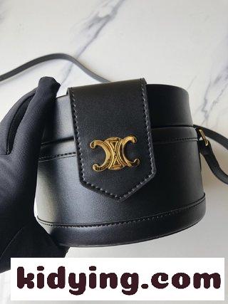 セリーヌTAMBOUR TRIOMPHEケースバッグはとてもきれいで 容量が非常に大きくて 化粧品,鍵,セリーヌ バッグ 素材 コピー-4