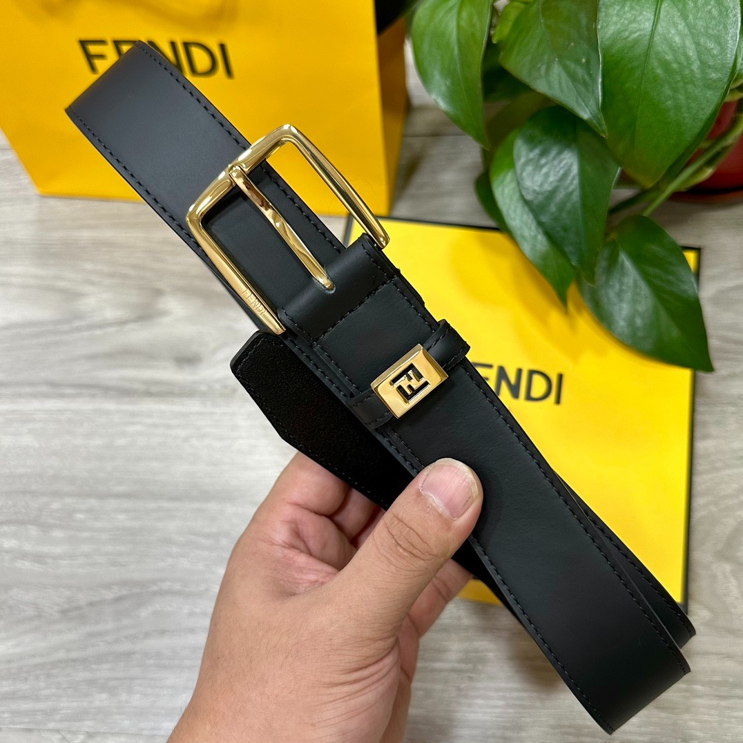 洗練された シンプル レザーベルト フェンディ ベルト 偽物 合わせやすい-1