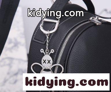 クリスチャンディオール バッグ 黒 コピー 黒のラメ入り牛革で丹念に作られ 正面飾りはDIOR AND PETER DOIGマーク-0