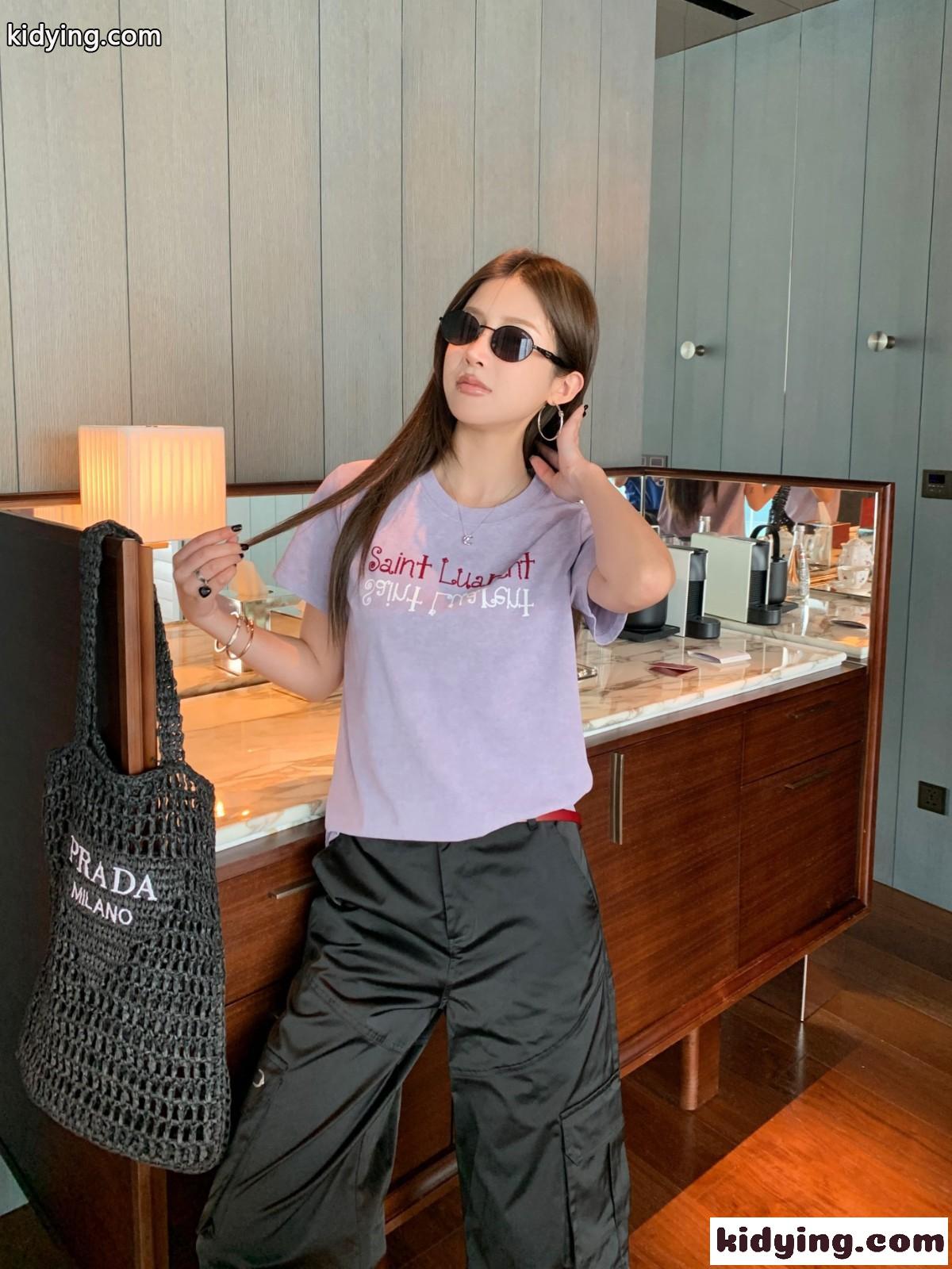 シンプル ロゴ クルーネック 半袖Tシャツ イヴ・サンローラン Tシャツ コピー パープル-3
