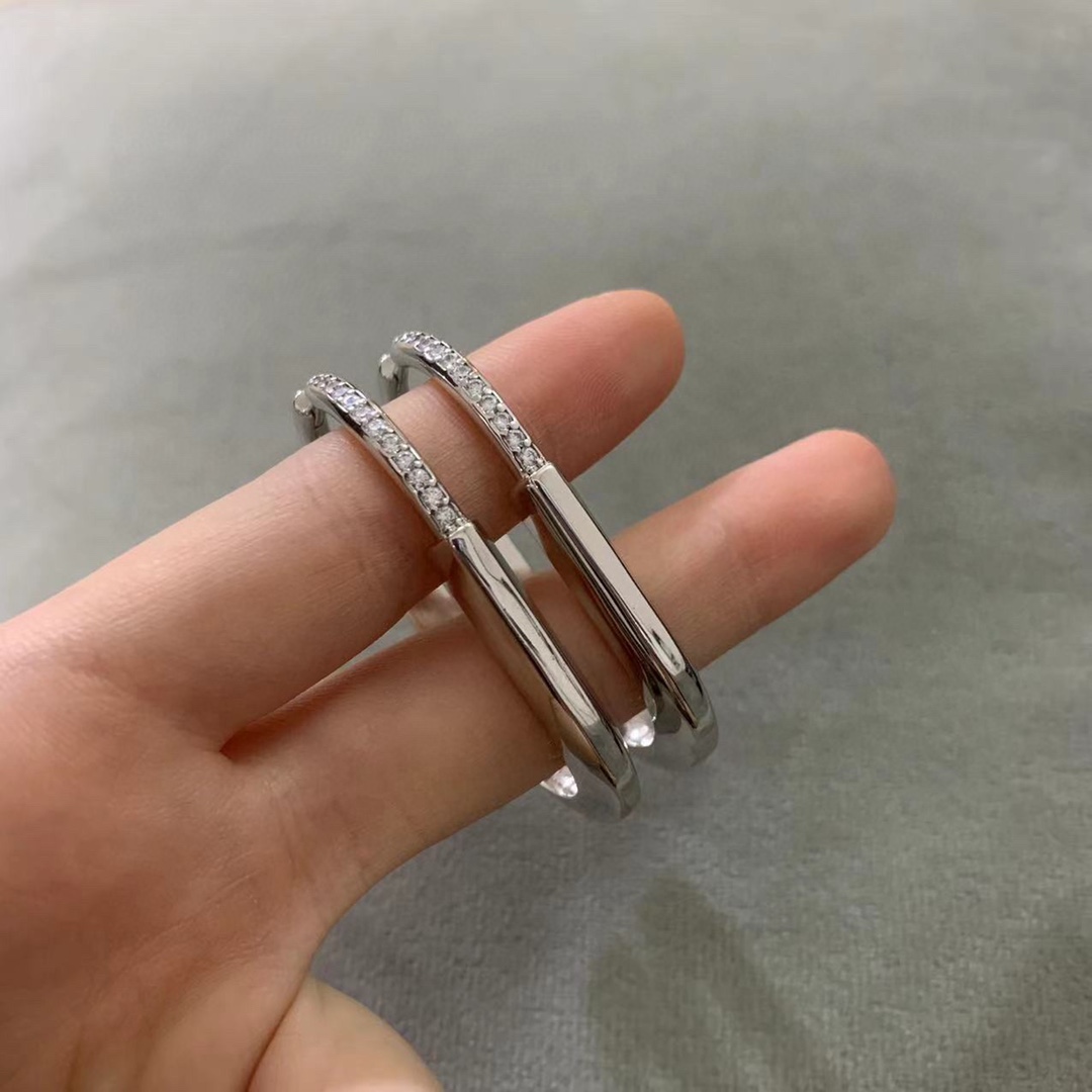 洗練された 人気 ティファニー ロック ピアス コピー 金メッキ アレルギー対応-0