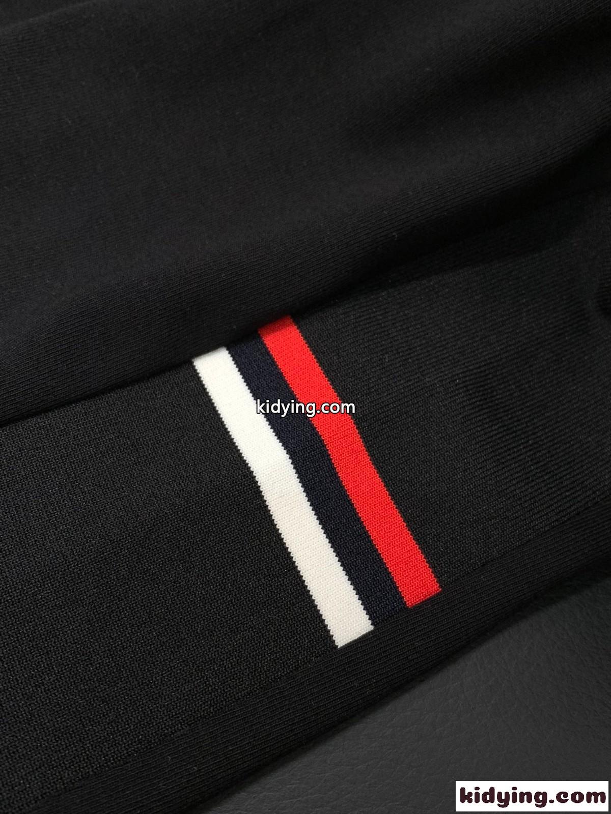 定番 シンプル クルーネック モンクレール Tシャツ 偽物 長袖Tシャツ ブラック-3